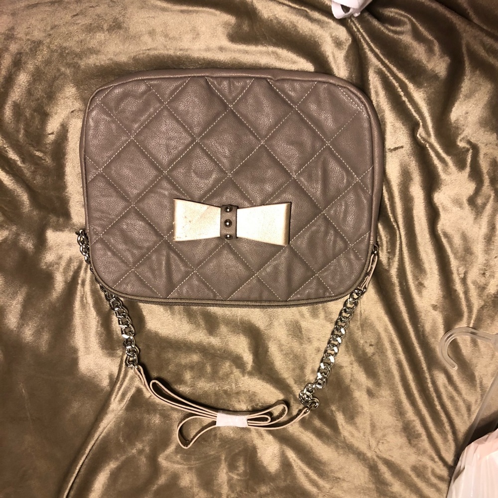 (FLIP THE SCREEN) bag with bow&chain